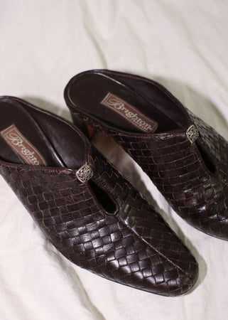 VINTAGE BROWN WOVEN LEATHER MULES (7M)