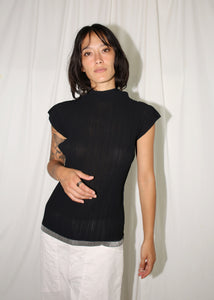 ISSEY MIYAKE PLEATS PLEASE BLACK SLEEVELESS TOP (O)