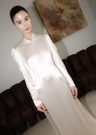 VINTAGE ART DECO SILK WEDDING DRESS WITH EXTRA LONG TULLE SHOULDER VEIL, 30's (XS)