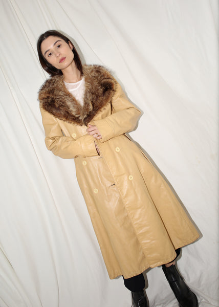 VINTAGE YELLOW LEATHER COAT WITH FUR COLLAR (S)